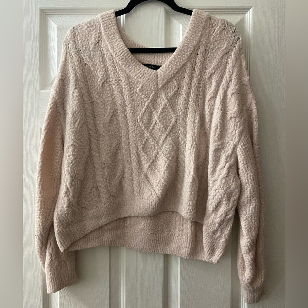 Light pink cropped sweater FASHION NOVA v neck